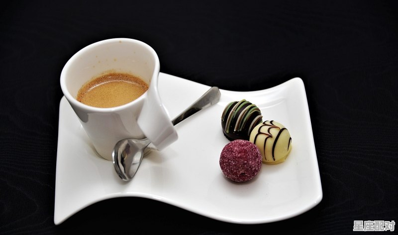 10月11日生日巧克力:酒心咖啡(Milk Cream with Alcohol Giandu 10月11日生日巧克力:酒心咖啡(Milk Cream with Alcohol Giandu - 星座运势