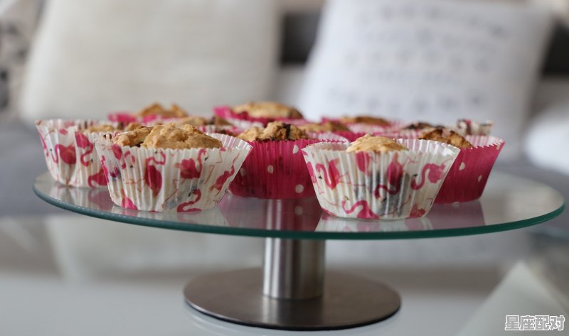 9月29日生日巧克力：花生酥（Peanut Squares） - 星座运势