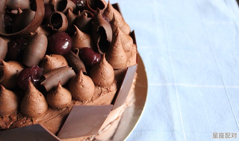 9月20日生日巧克力:另类黑森林蛋糕(Black Forest Extravaganza 9月20日生日巧克力:另类黑森林蛋糕(Black Forest Extravaganza - 星座运势