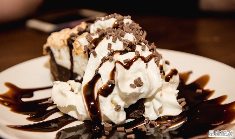 9月14日生日巧克力:野莓子(Esmeralda) 9月14日生日巧克力:野莓子(Esmeralda) - 星座运势