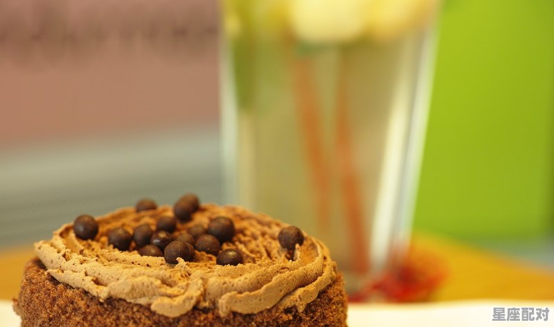 3月27日生日巧克力：可可蛋糕卷（Cocoa Cake） - 星座运势