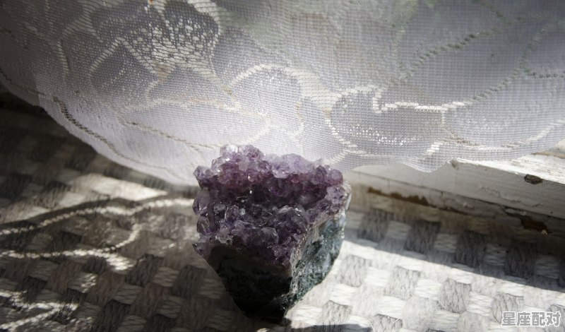 10月23日诞生石：紫水晶 - 星座运势
