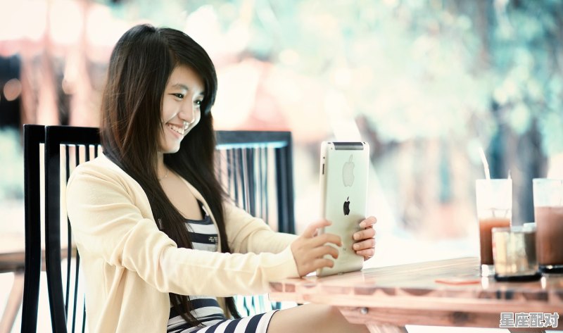 如何追求双子座女生,与双子女交往的技巧 - 星座运势